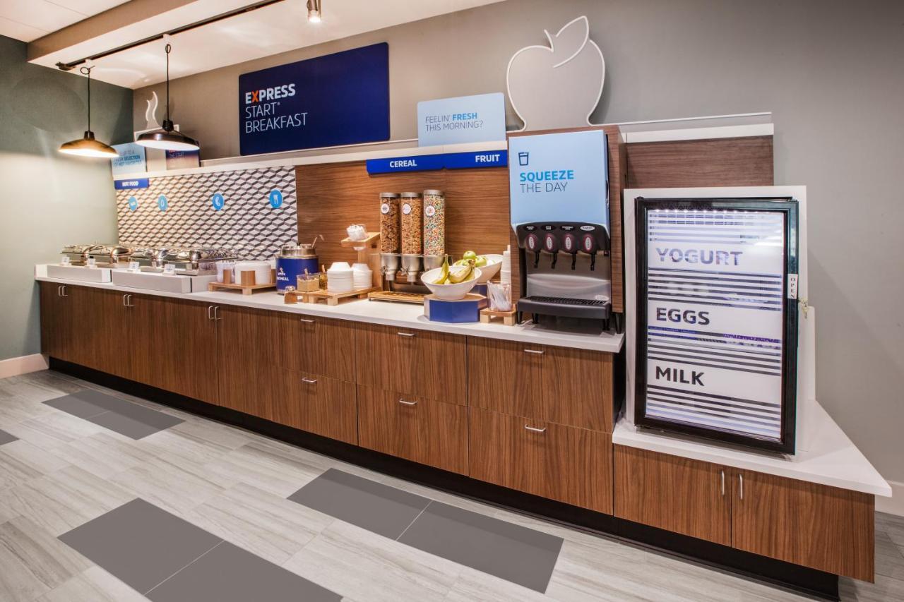 Holiday Inn Express & Suites Pittsburg By Ihg Bagian luar foto