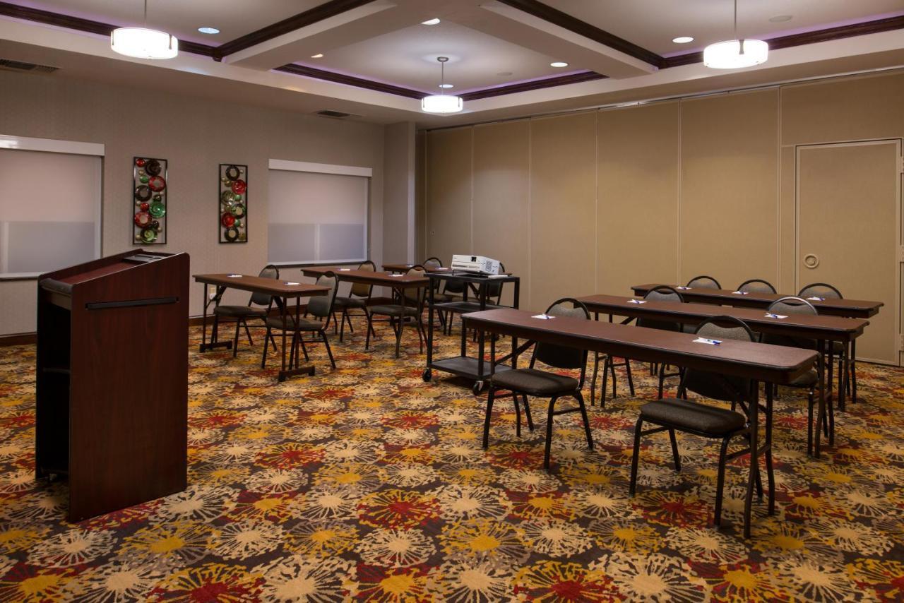 Holiday Inn Express & Suites Pittsburg By Ihg Bagian luar foto