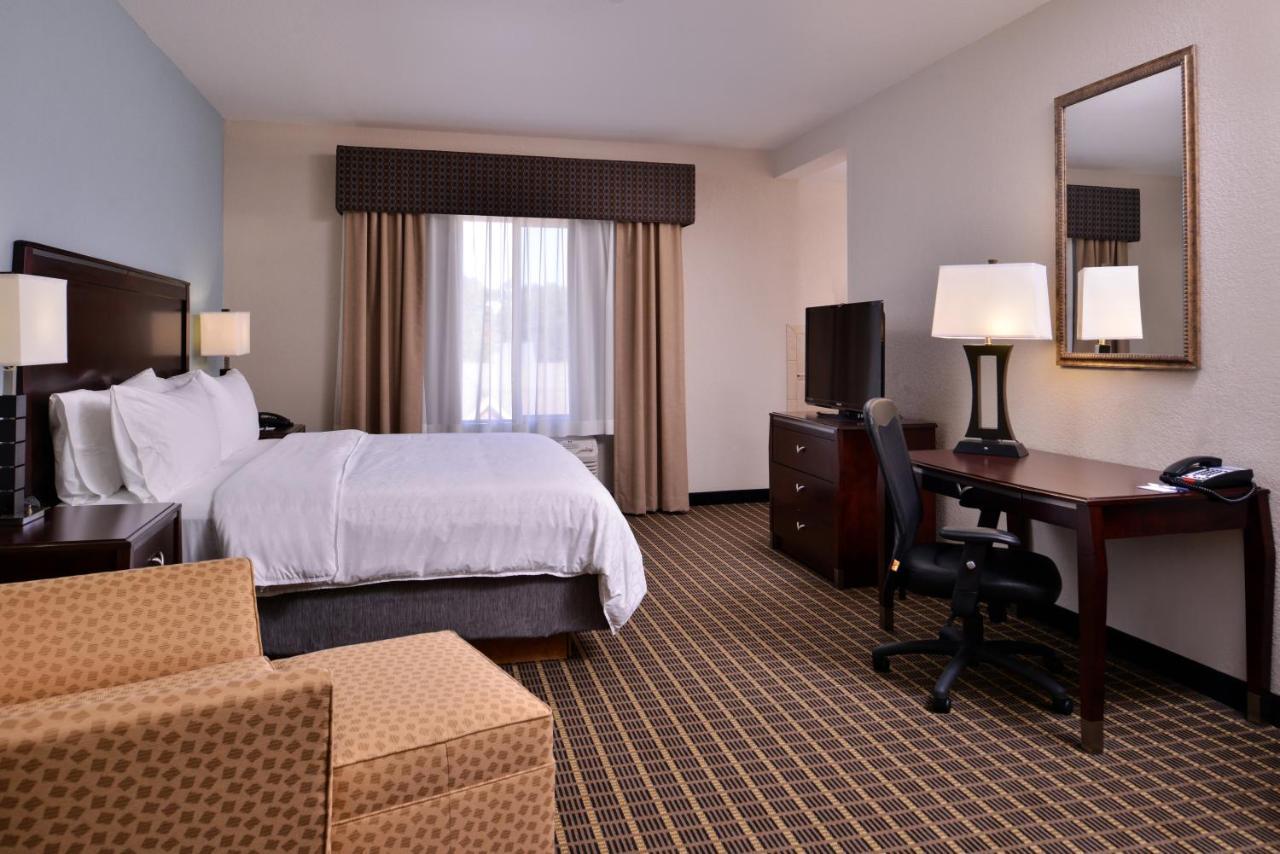 Holiday Inn Express & Suites Pittsburg By Ihg Bagian luar foto