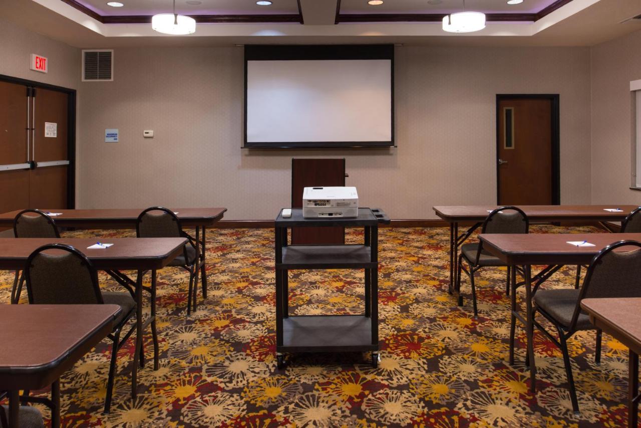 Holiday Inn Express & Suites Pittsburg By Ihg Bagian luar foto