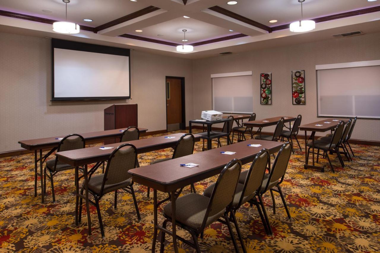 Holiday Inn Express & Suites Pittsburg By Ihg Bagian luar foto