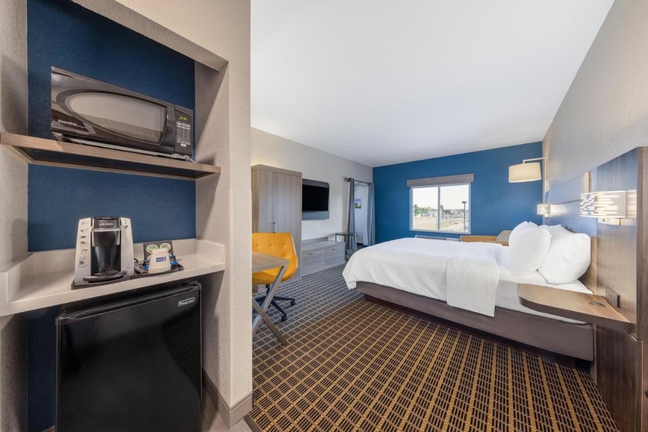 Holiday Inn Express & Suites Pittsburg By Ihg Bagian luar foto