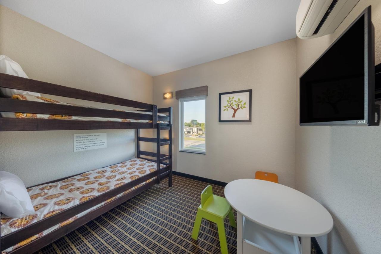 Holiday Inn Express & Suites Pittsburg By Ihg Bagian luar foto