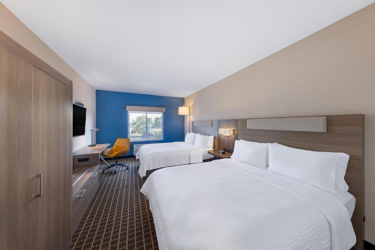 Holiday Inn Express & Suites Pittsburg By Ihg Bagian luar foto