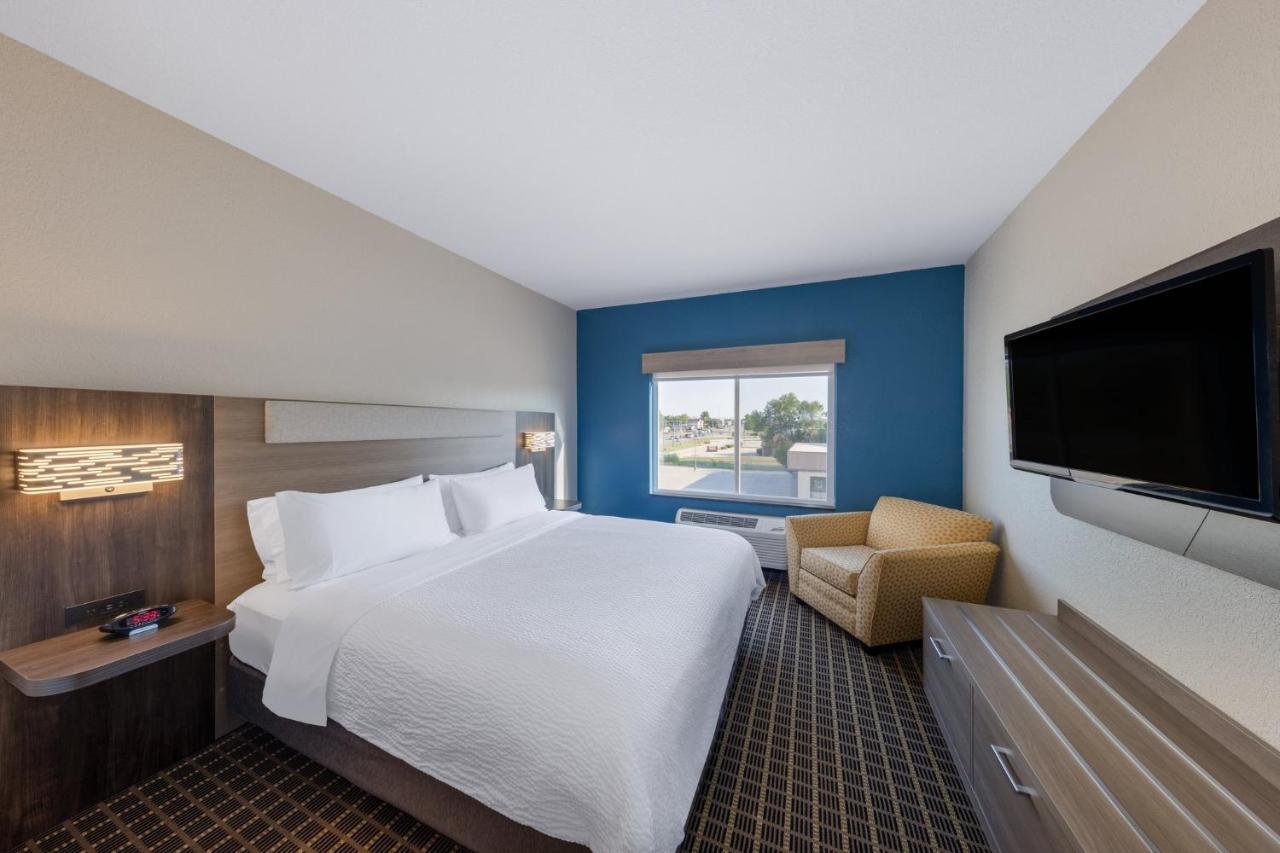 Holiday Inn Express & Suites Pittsburg By Ihg Bagian luar foto