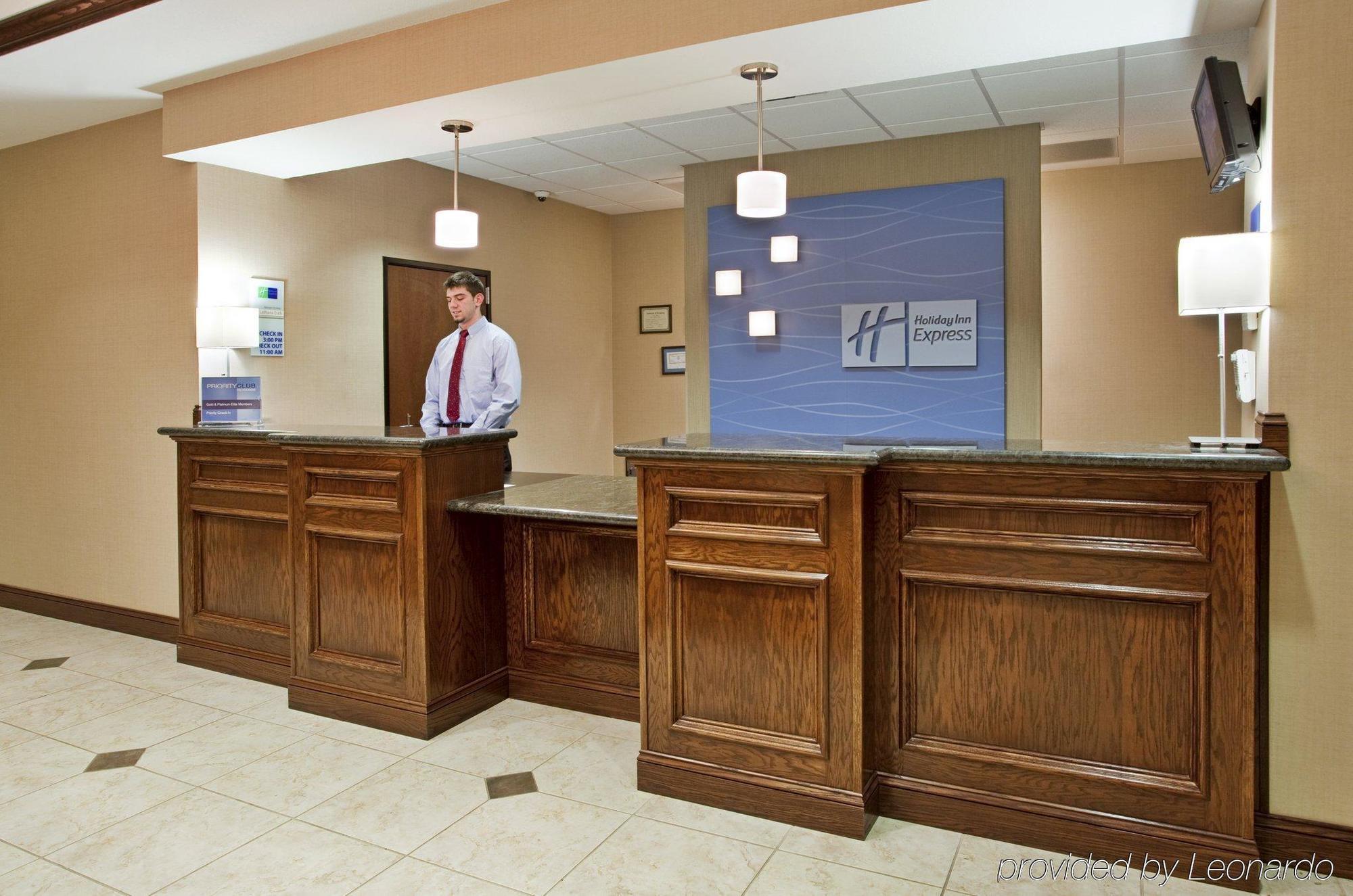 Holiday Inn Express & Suites Pittsburg By Ihg Bagian luar foto