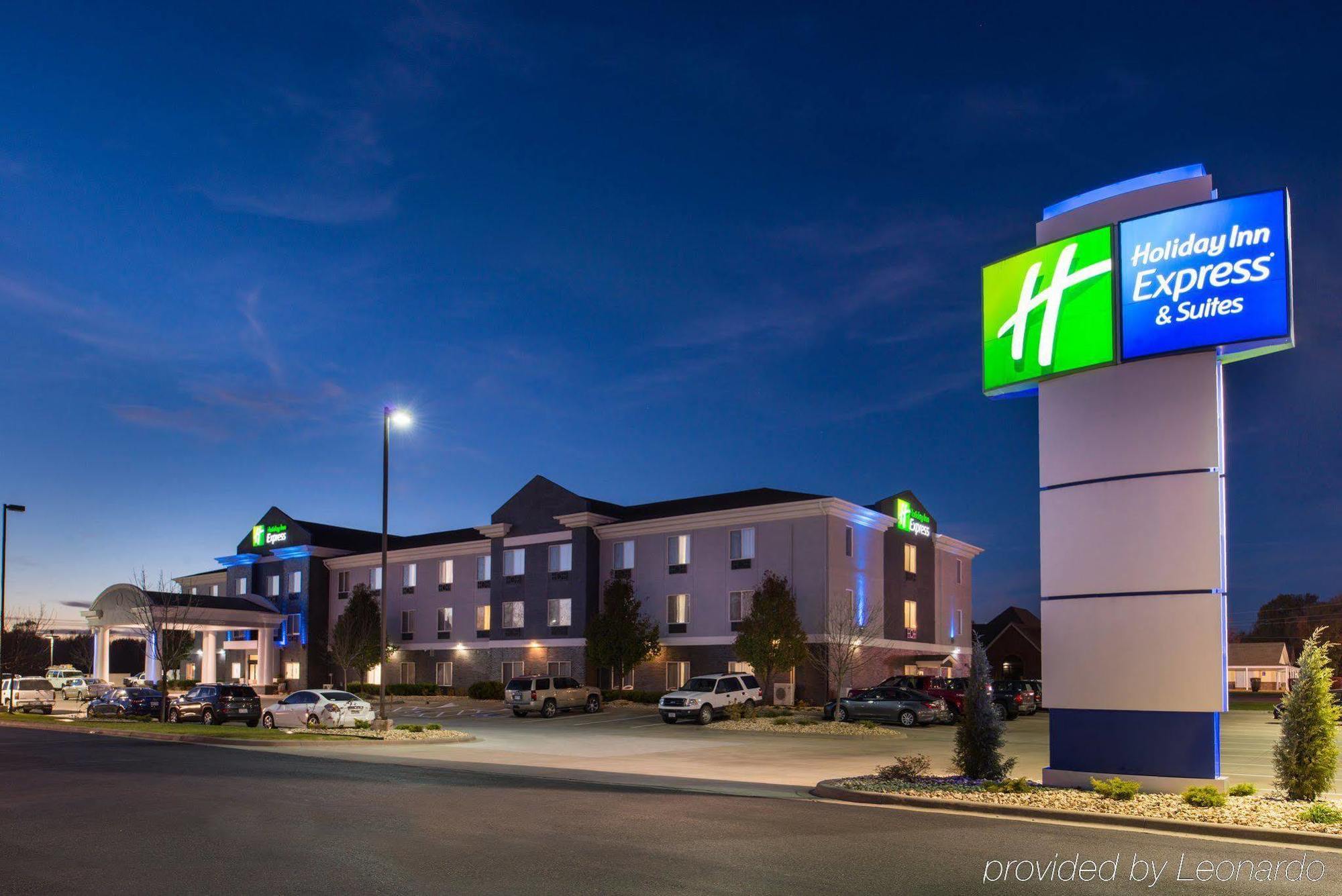 Holiday Inn Express & Suites Pittsburg By Ihg Bagian luar foto