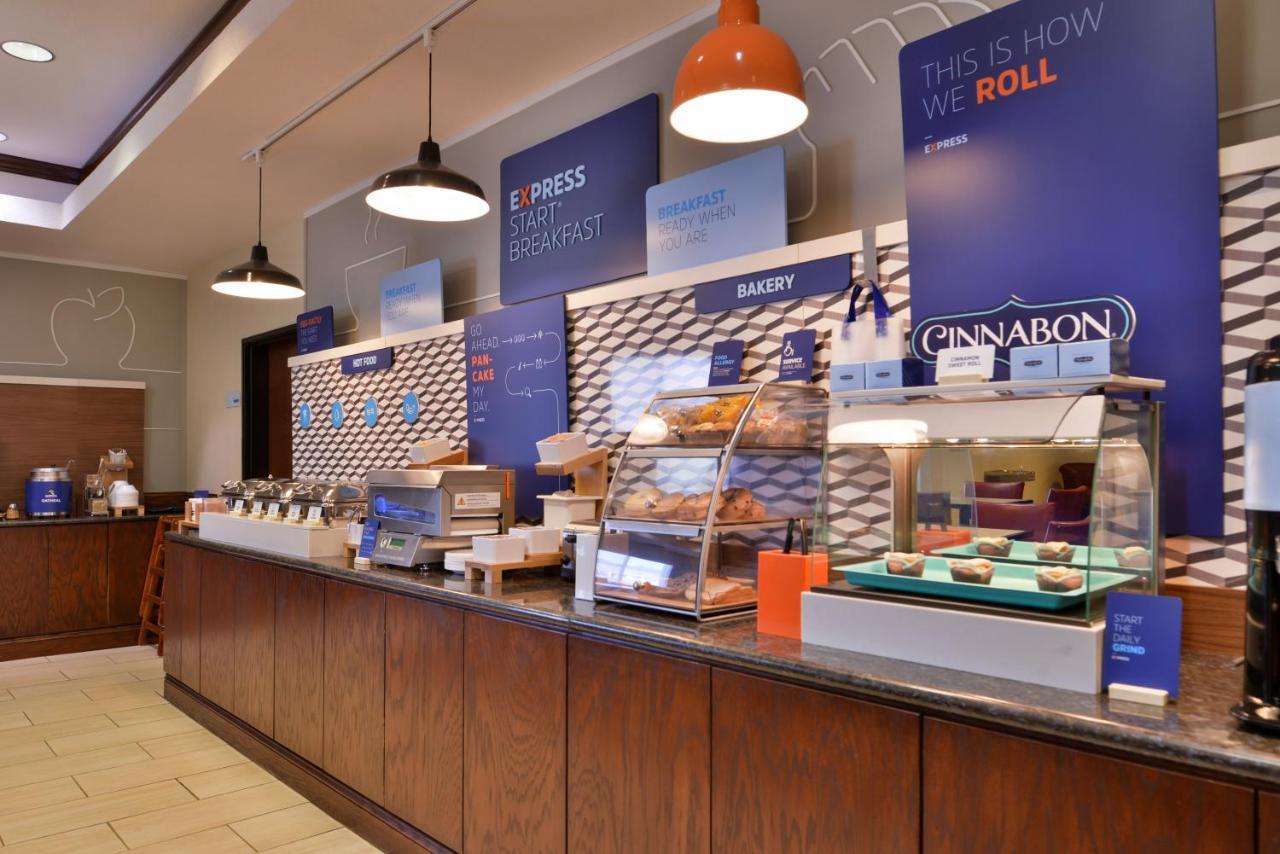 Holiday Inn Express & Suites Pittsburg By Ihg Bagian luar foto