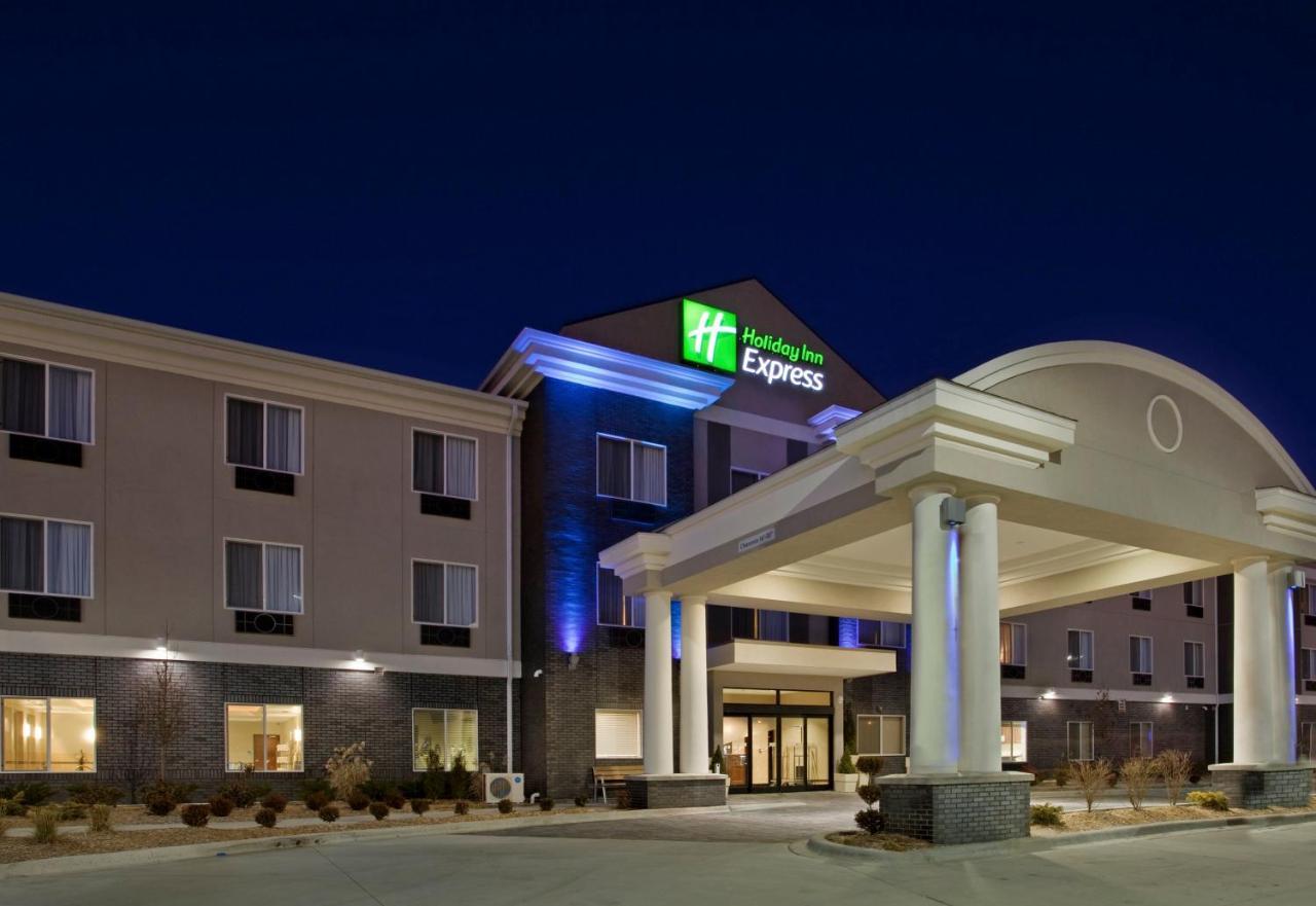 Holiday Inn Express & Suites Pittsburg By Ihg Bagian luar foto